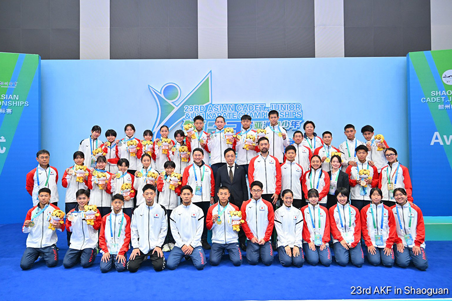 あなたが現在見ているのは 第23回アジアカデット、ジュニア＆U21空手道選手権大会　日本選手団が19個のメダルを獲得