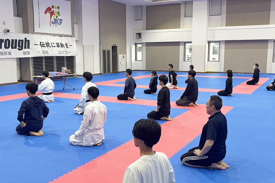 あなたが現在見ているのは 令和7年度スポーツ庁委託 令和の日本型学校体育構築支援事業 学校空手道実技指導者講習会を開催